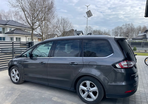 Ford Galaxy cena 79000 przebieg: 174000, rok produkcji 2017 z Koszalin małe 211